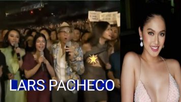 Видео Ларса Пачеко, выскальзывающее из сосков (шоу вирусной неисправности гардероба)