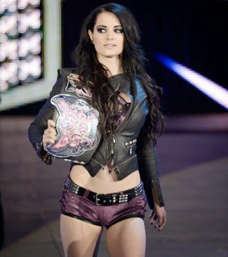 يرتدي مقابل خلع الملابس WWE Diva #KWSseYG0