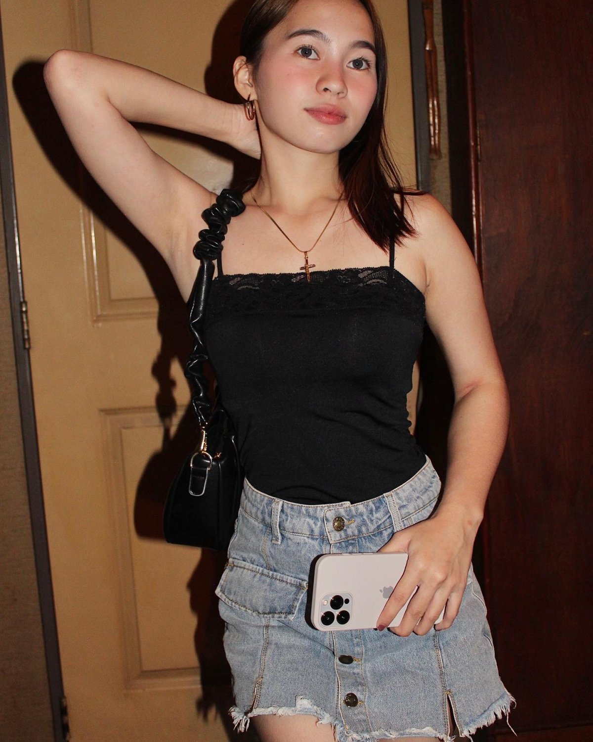 Pinay love to flaunt body and armpit #0pQ2Ixrw