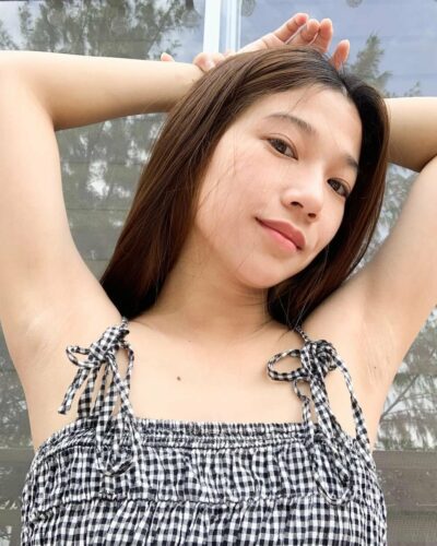 Yummy pinay shows off her sliky smooth armpits and body #ALX7GlM5
