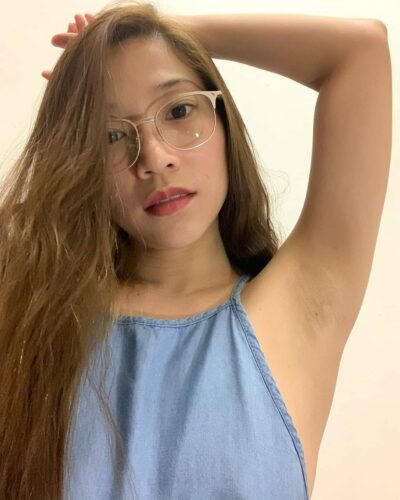 Yummy pinay shows off her sliky smooth armpits and body #IszpMouz