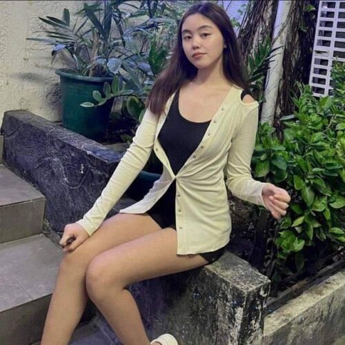 Innocent looking teen Filipina loves to fkkk with older men to make her 🐱 happy and full of 💦 #oG9XfLLd