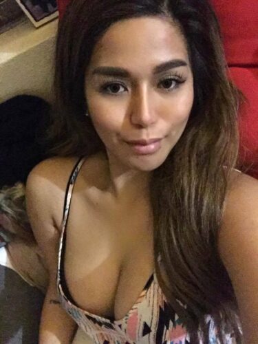 Riesige Titten, philippinische MILF, versaute Selfies #gYRcfxmh